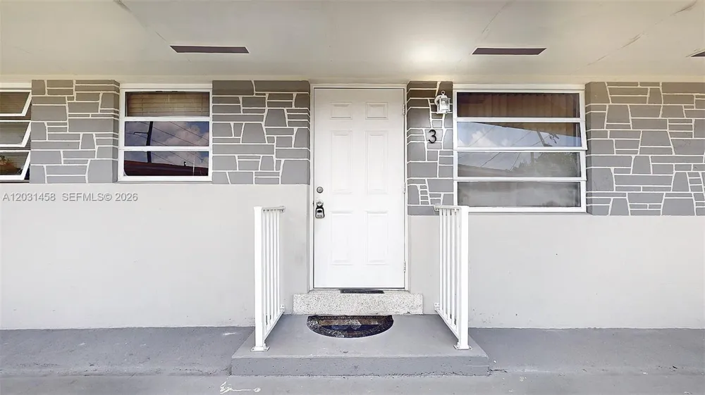 40 W 10th St #3 Hialeah, FL 33010