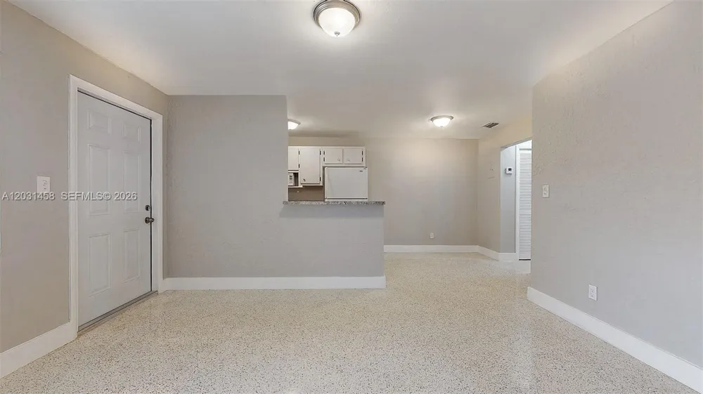 40 W 10th St #3 Hialeah, FL 33010