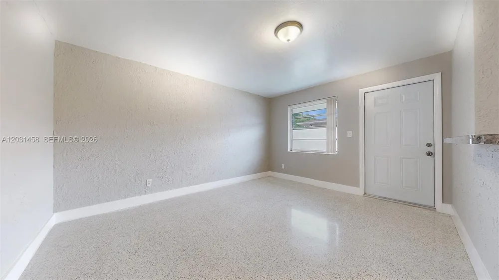 40 W 10th St #3 Hialeah, FL 33010