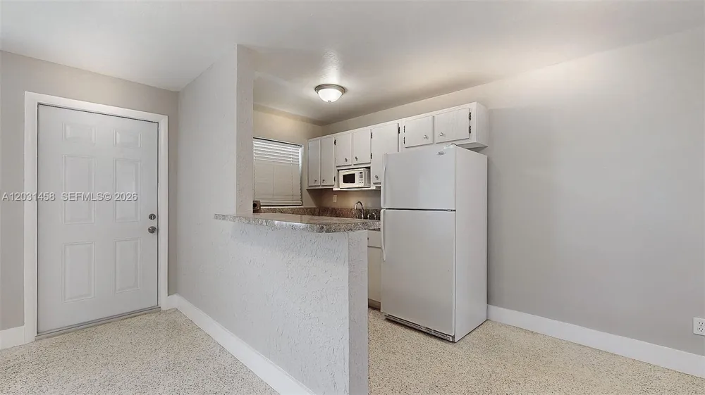 40 W 10th St #3 Hialeah, FL 33010