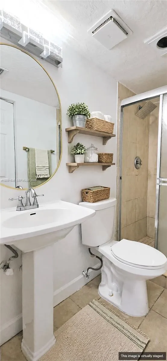 608 Commodore Dr Plantation, FL 33325