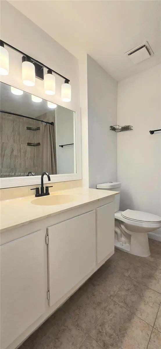 608 Commodore Dr Plantation, FL 33325