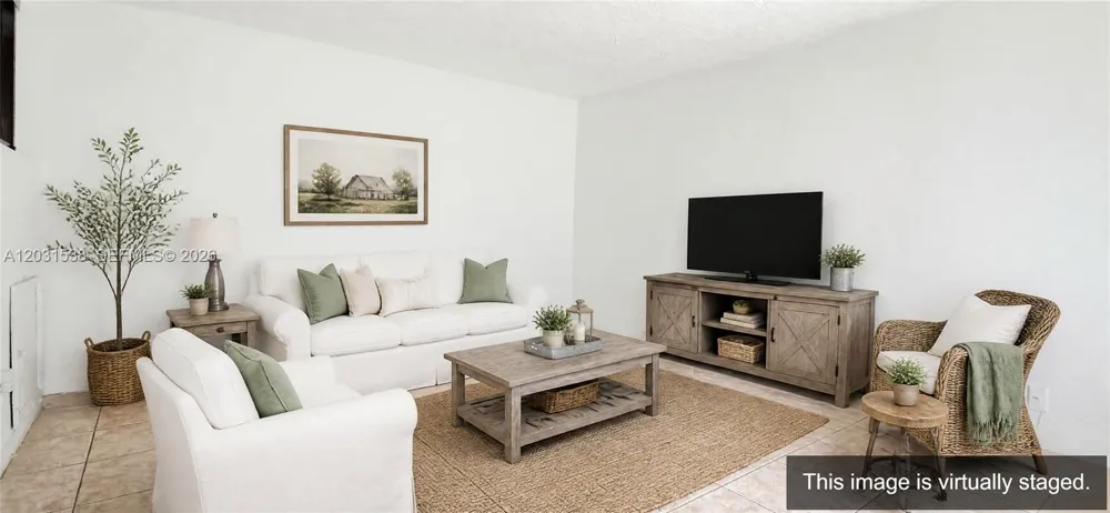 608 Commodore Dr Plantation, FL 33325
