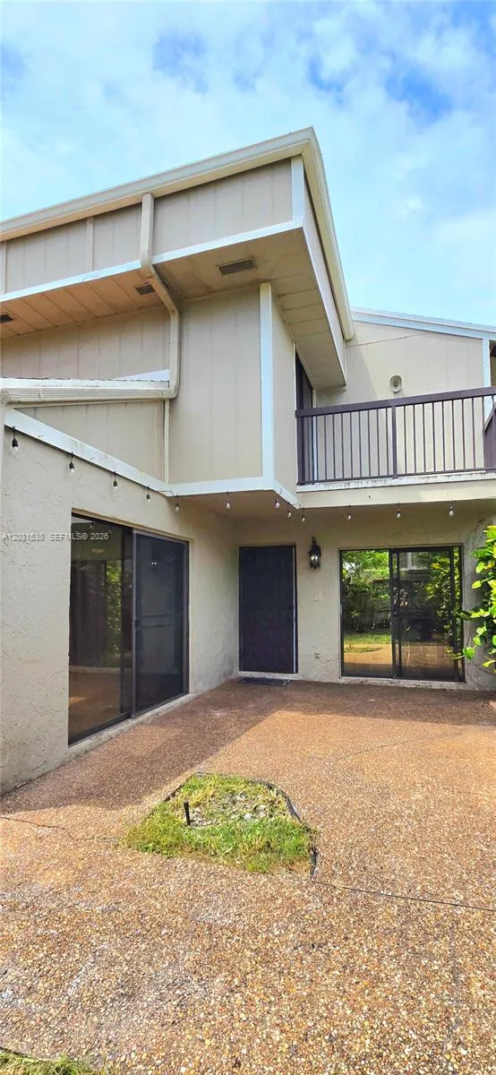 608 Commodore Dr Plantation, FL 33325