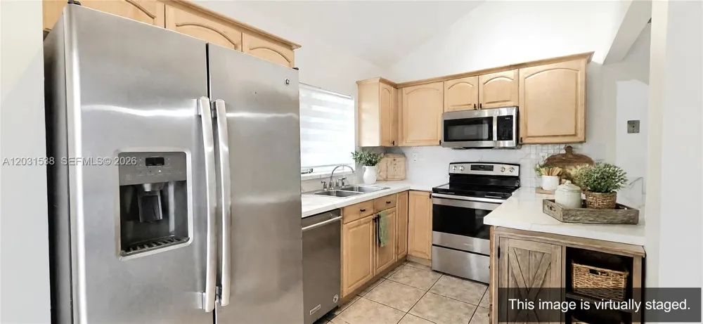 608 Commodore Dr Plantation, FL 33325