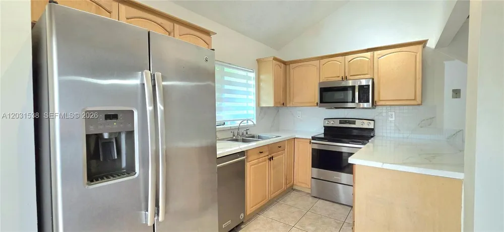 608 Commodore Dr Plantation, FL 33325