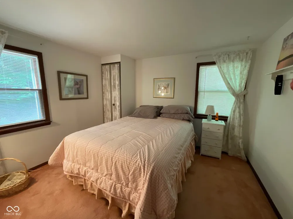 9558 E Keep Lane Rockville, IN 47872