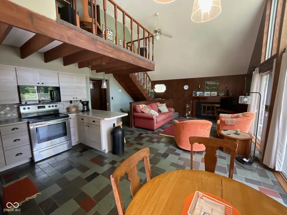 9558 E Keep Lane Rockville, IN 47872