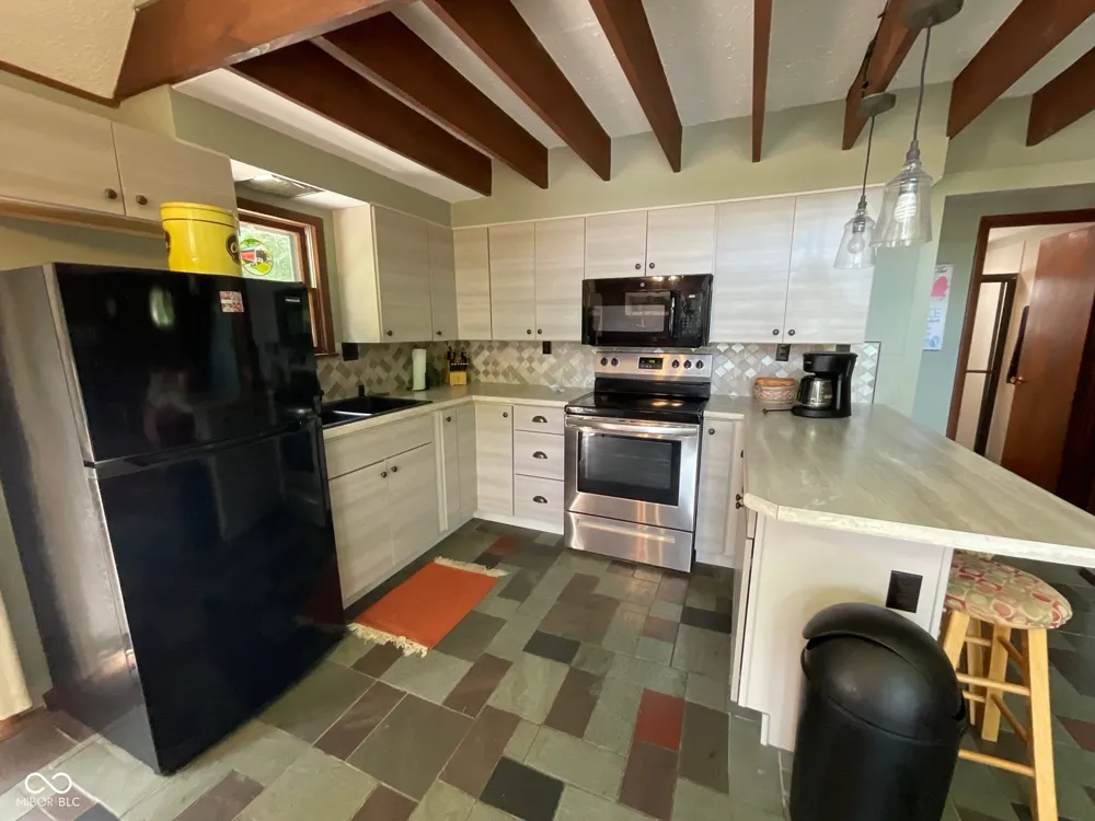 9558 E Keep Lane Rockville, IN 47872
