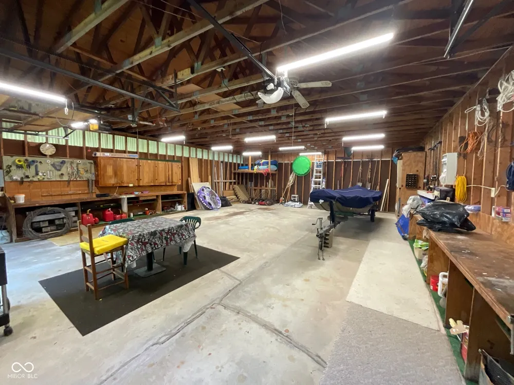 9558 E Keep Lane Rockville, IN 47872