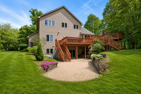 5325 Fernwood Trail