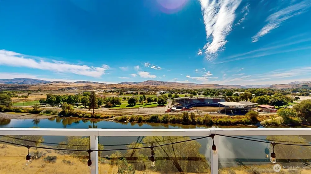534 Dewberry Avenue E Omak, WA 98841