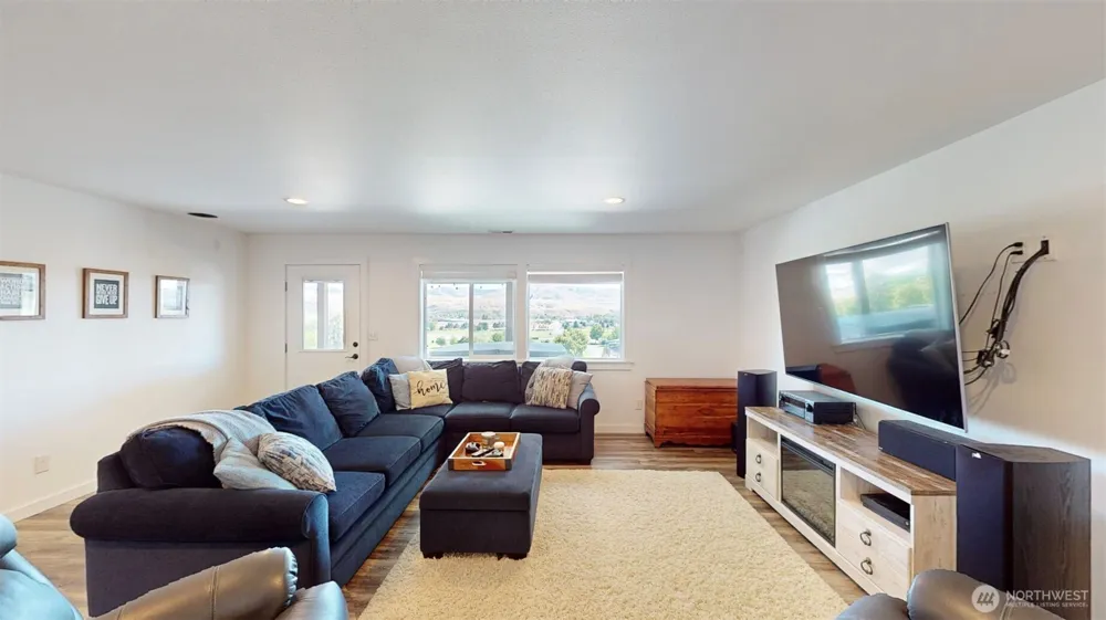 534 Dewberry Avenue E Omak, WA 98841