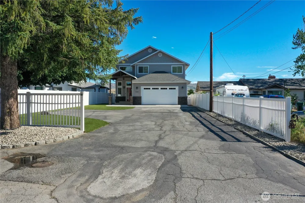 534 Dewberry Avenue E Omak, WA 98841