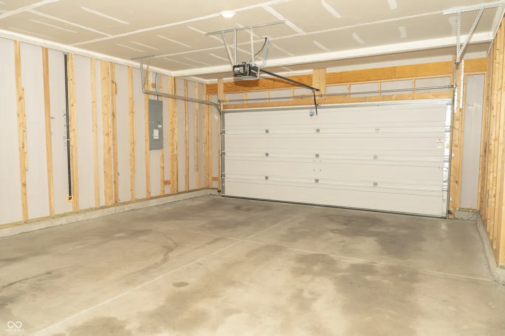 160 Thorpe Drive Whiteland, IN 46184