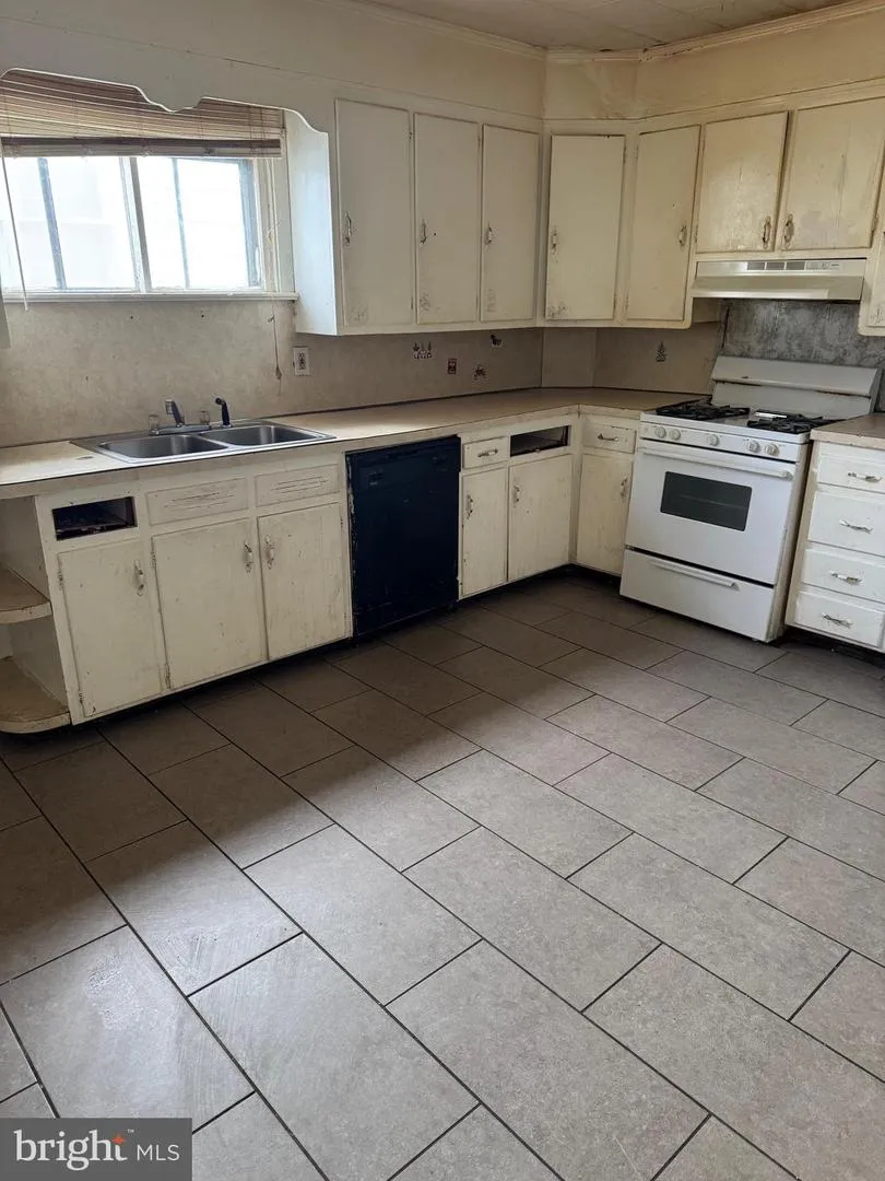 437 HOME AVENUE Trenton, NJ 08611