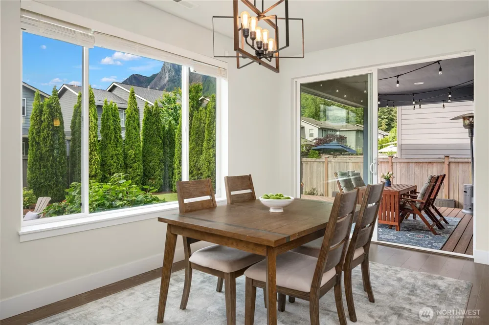 336 Zemp Way NE North Bend, WA 98045