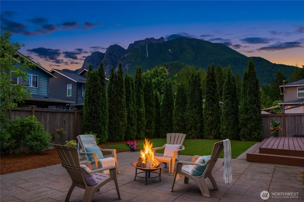 336 Zemp Way NE North Bend, WA 98045