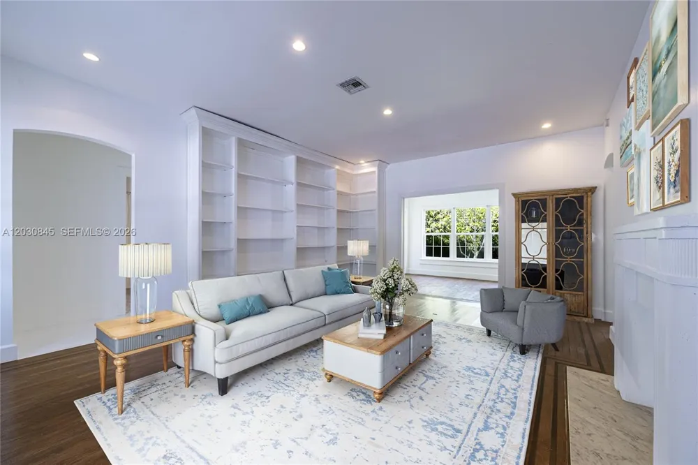 8942 Carlyle Ave Surfside, FL 33154