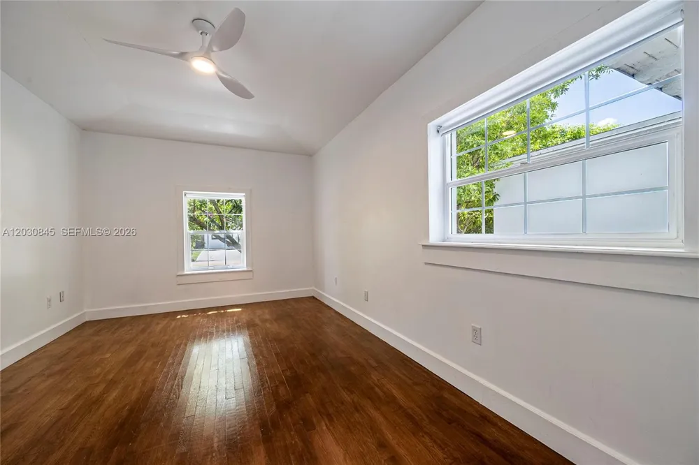 8942 Carlyle Ave Surfside, FL 33154