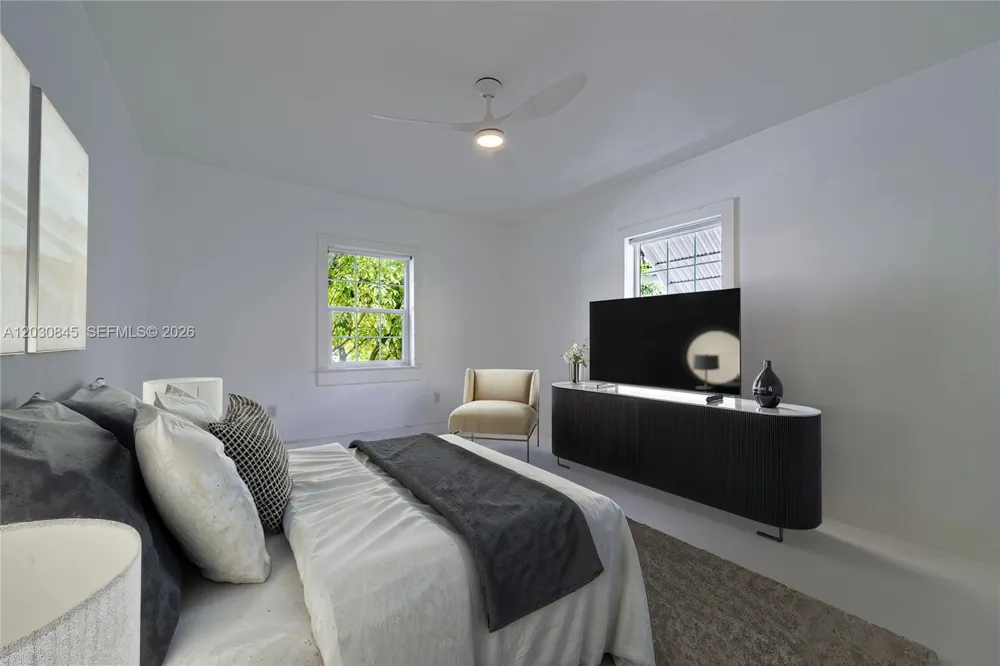 8942 Carlyle Ave Surfside, FL 33154