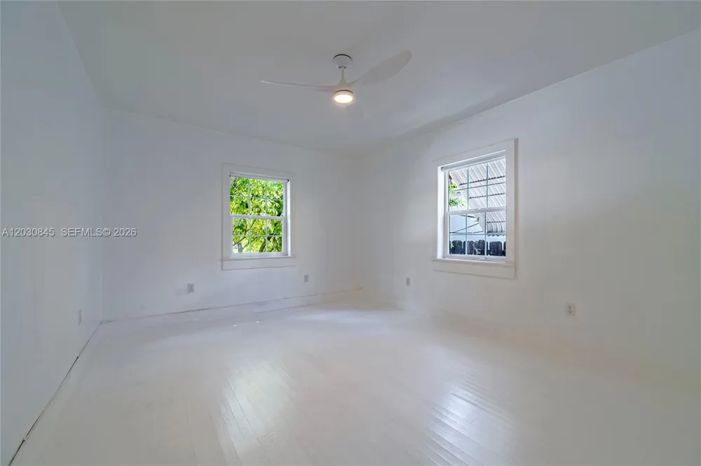 8942 Carlyle Ave Surfside, FL 33154