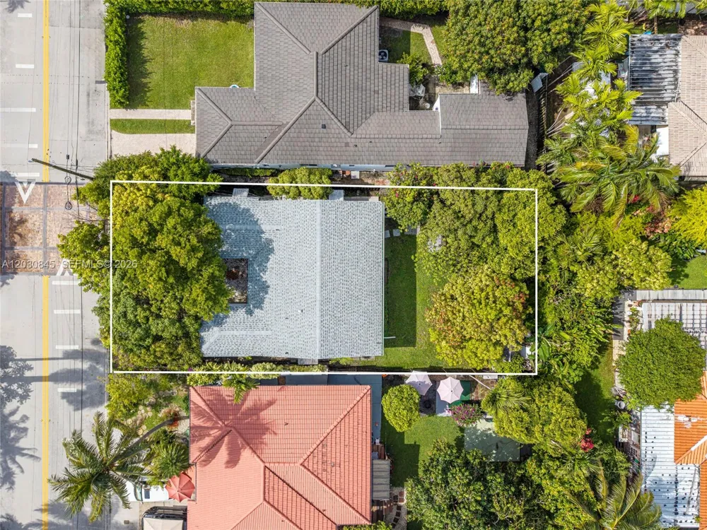 8942 Carlyle Ave Surfside, FL 33154