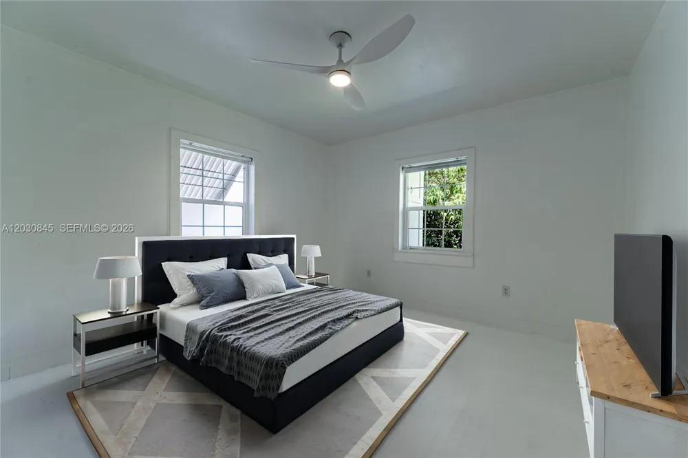8942 Carlyle Ave Surfside, FL 33154