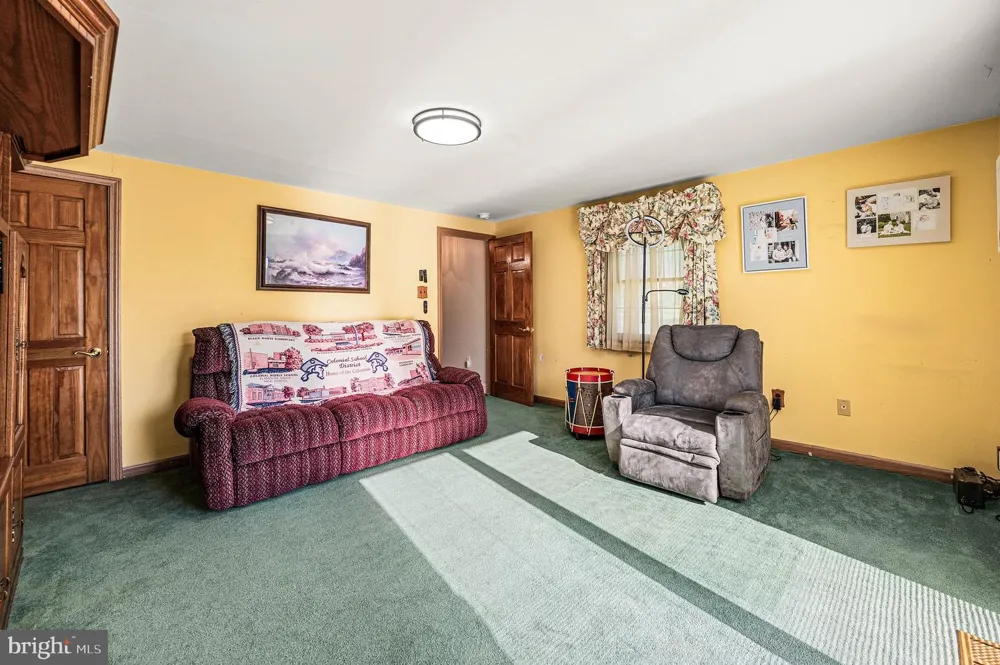 4035 FAIRWAY ROAD Lafayette Hill, PA 19444