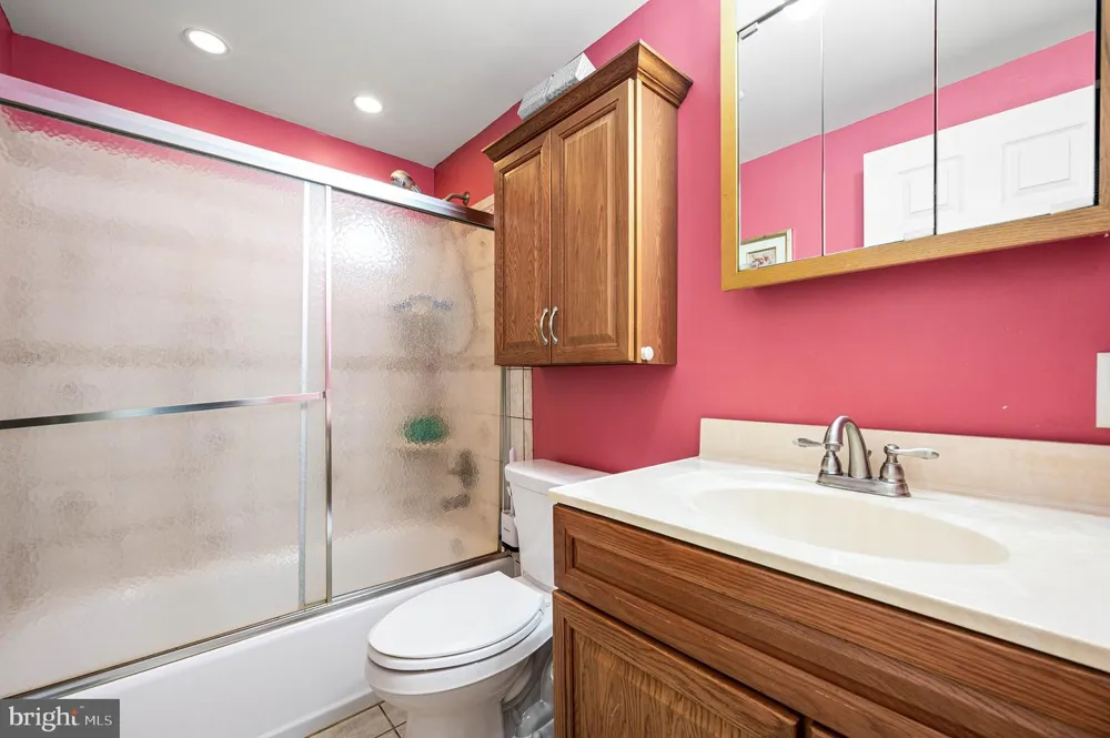 4035 FAIRWAY ROAD Lafayette Hill, PA 19444