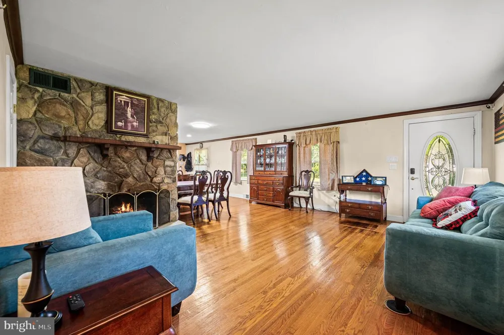 4035 FAIRWAY ROAD Lafayette Hill, PA 19444
