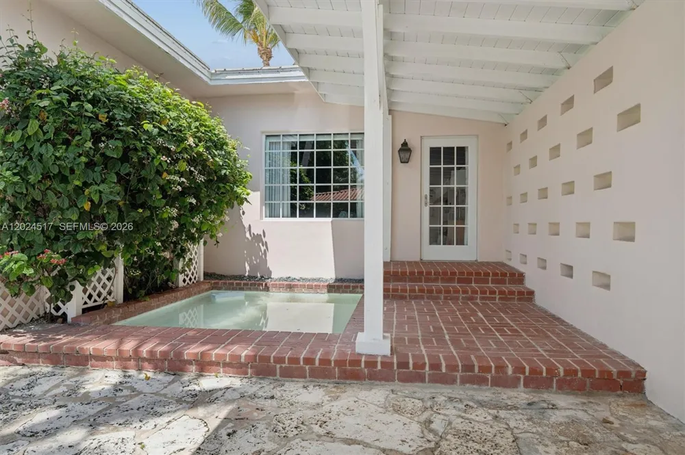 1255 NE 99th St Miami Shores, FL 33138