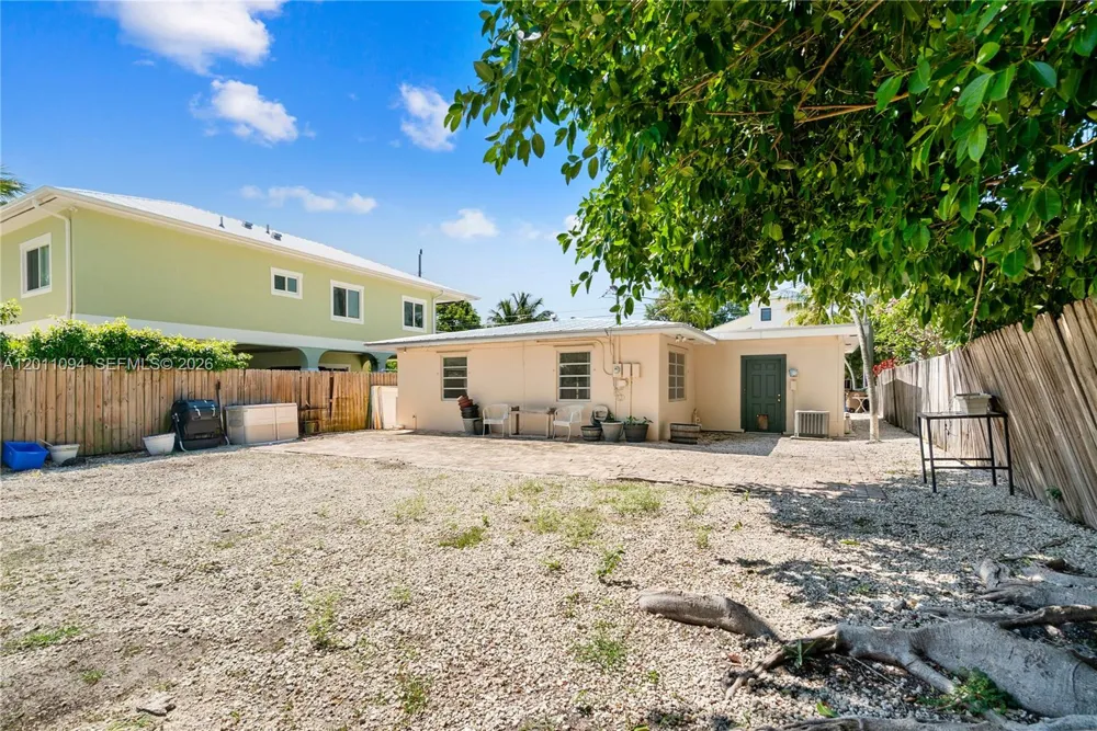 56 SE Marlin Ave Key Largo, FL 33037