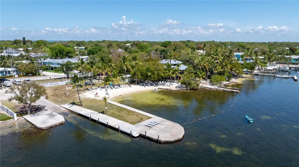 56 SE Marlin Ave Key Largo, FL 33037