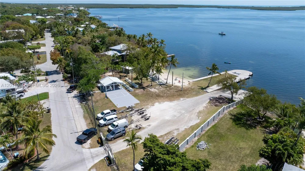 56 SE Marlin Ave Key Largo, FL 33037