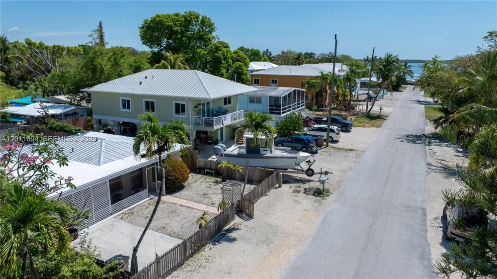 56 SE Marlin Ave Key Largo, FL 33037