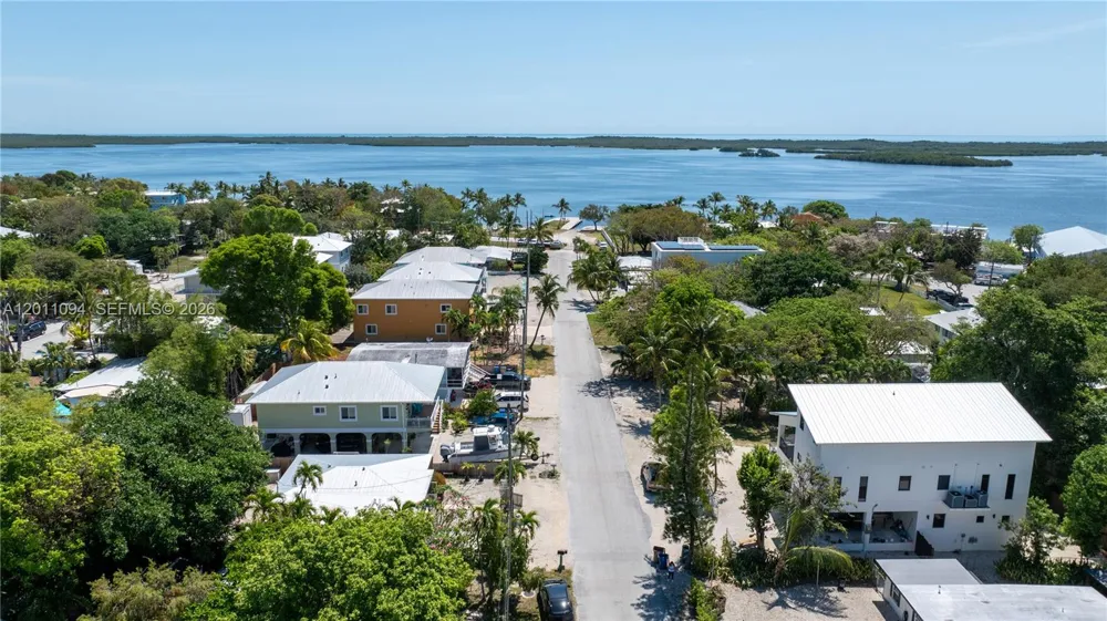 56 SE Marlin Ave Key Largo, FL 33037