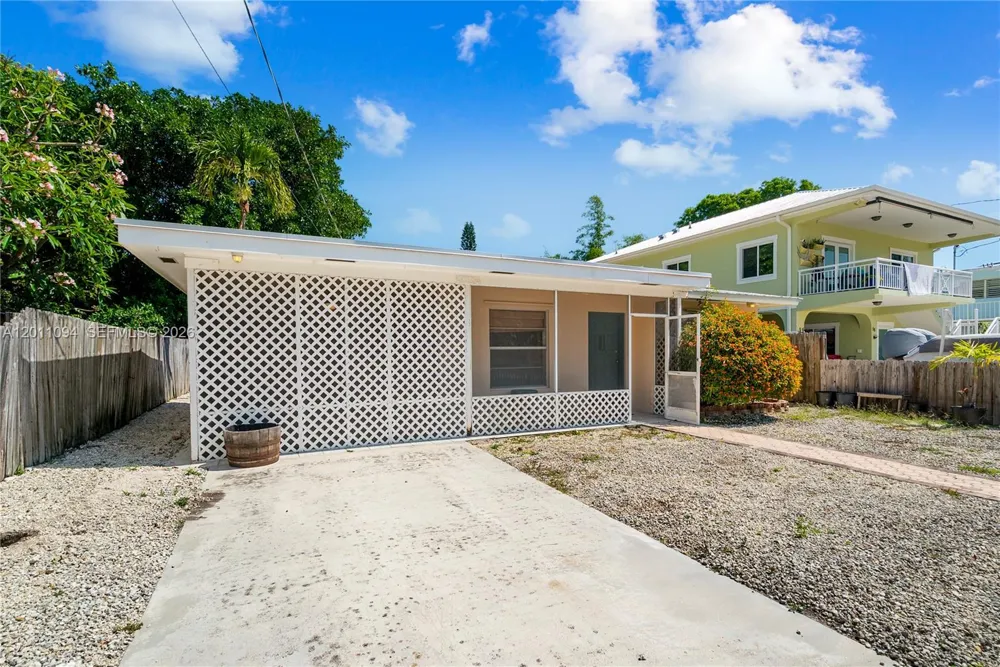 56 SE Marlin Ave Key Largo, FL 33037