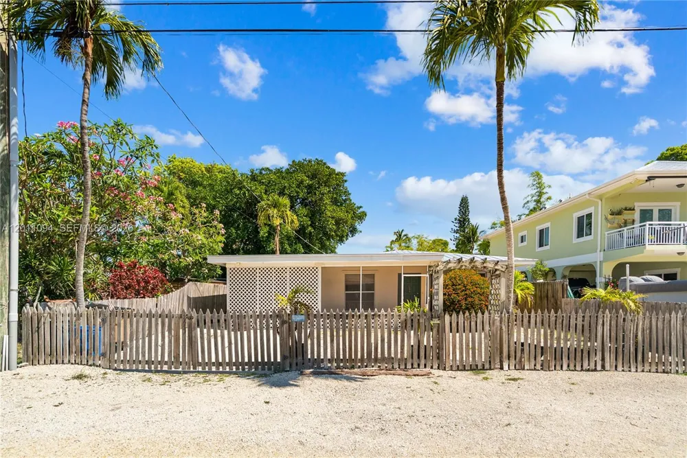 56 SE Marlin Ave Key Largo, FL 33037