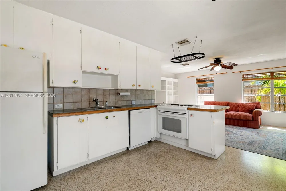 56 SE Marlin Ave Key Largo, FL 33037