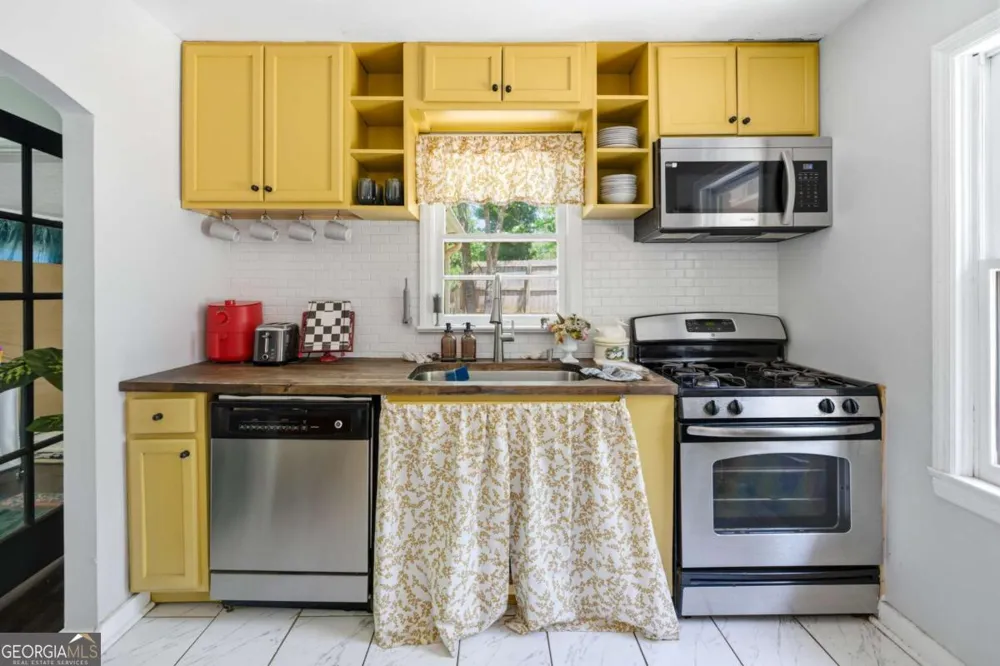 144 Georgia ST Demorest, GA 30535