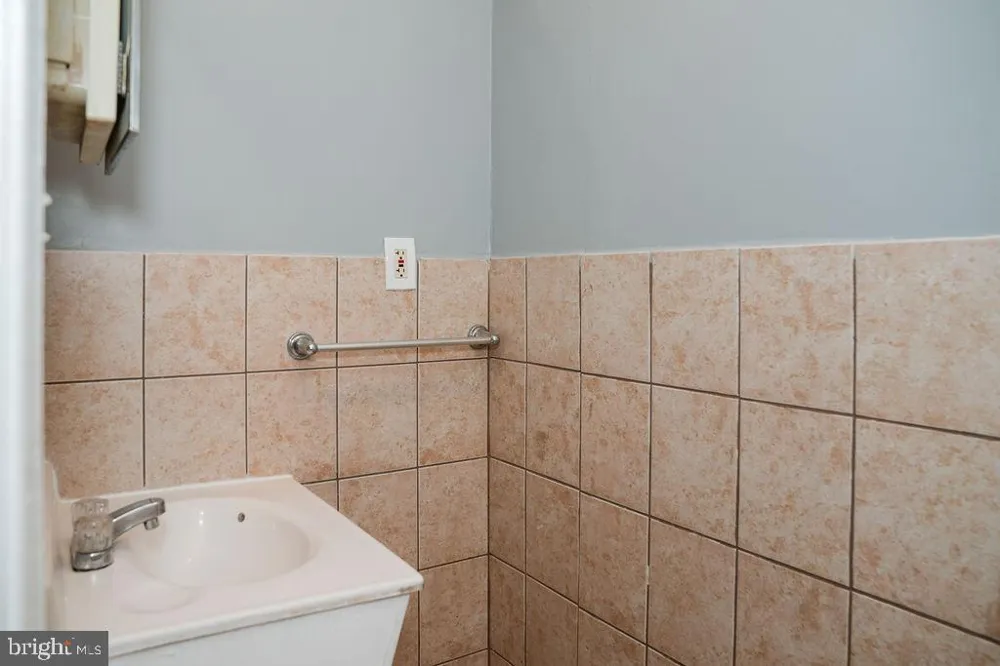 2630 E MONUMENT STREET Baltimore, MD 21205