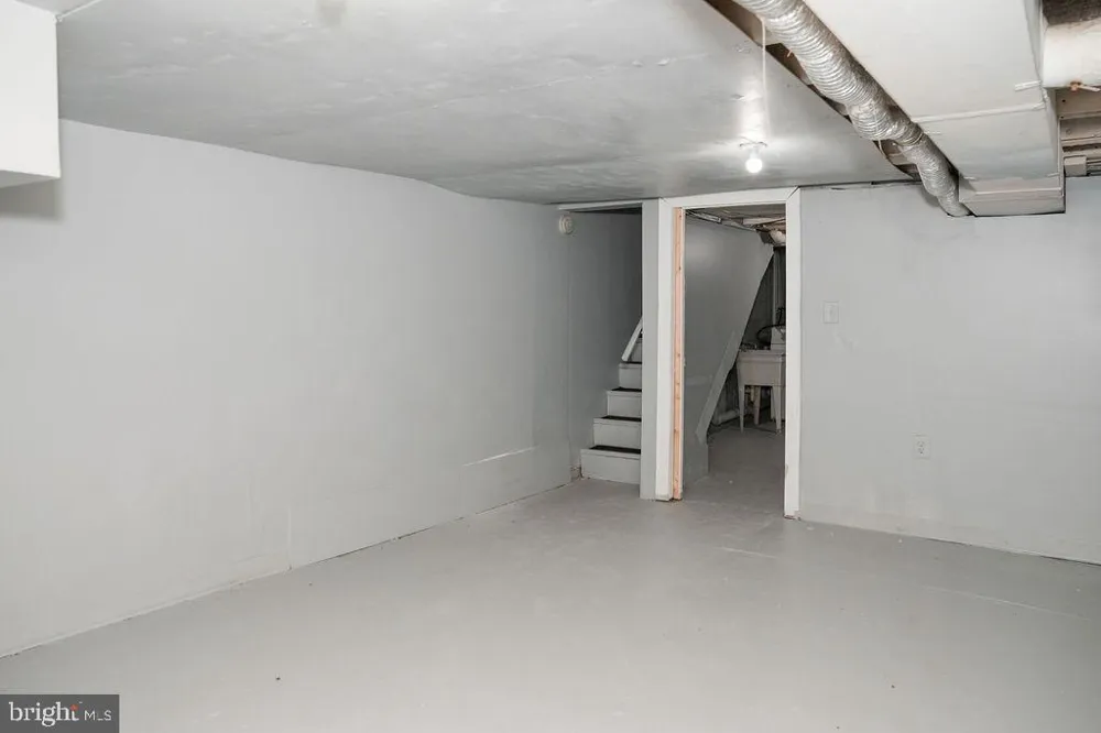 2630 E MONUMENT STREET Baltimore, MD 21205