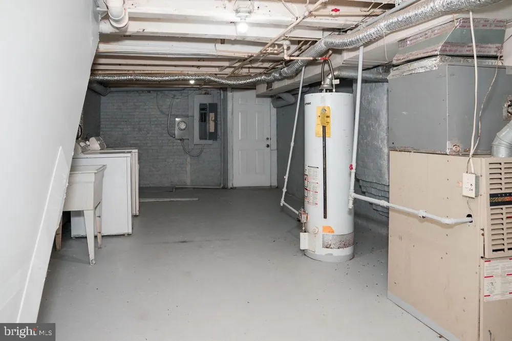 2630 E MONUMENT STREET Baltimore, MD 21205