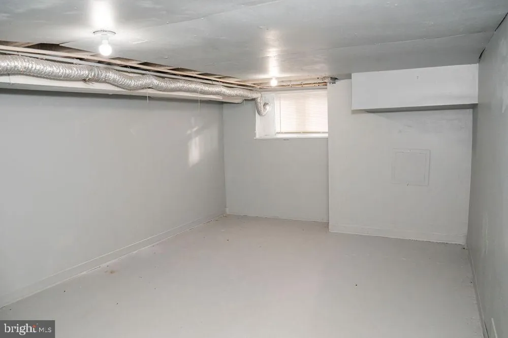 2630 E MONUMENT STREET Baltimore, MD 21205