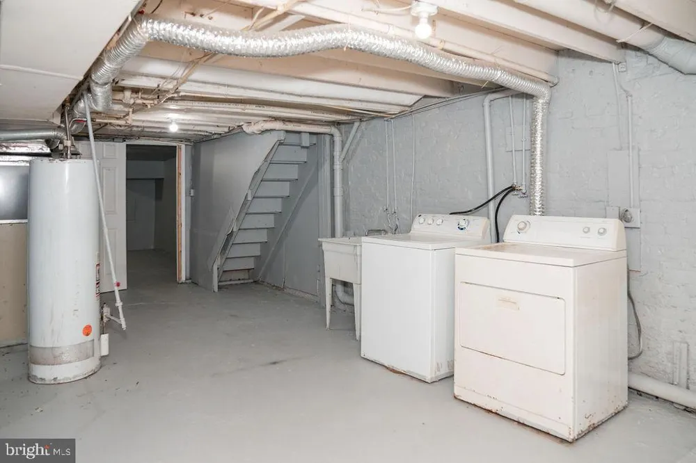 2630 E MONUMENT STREET Baltimore, MD 21205