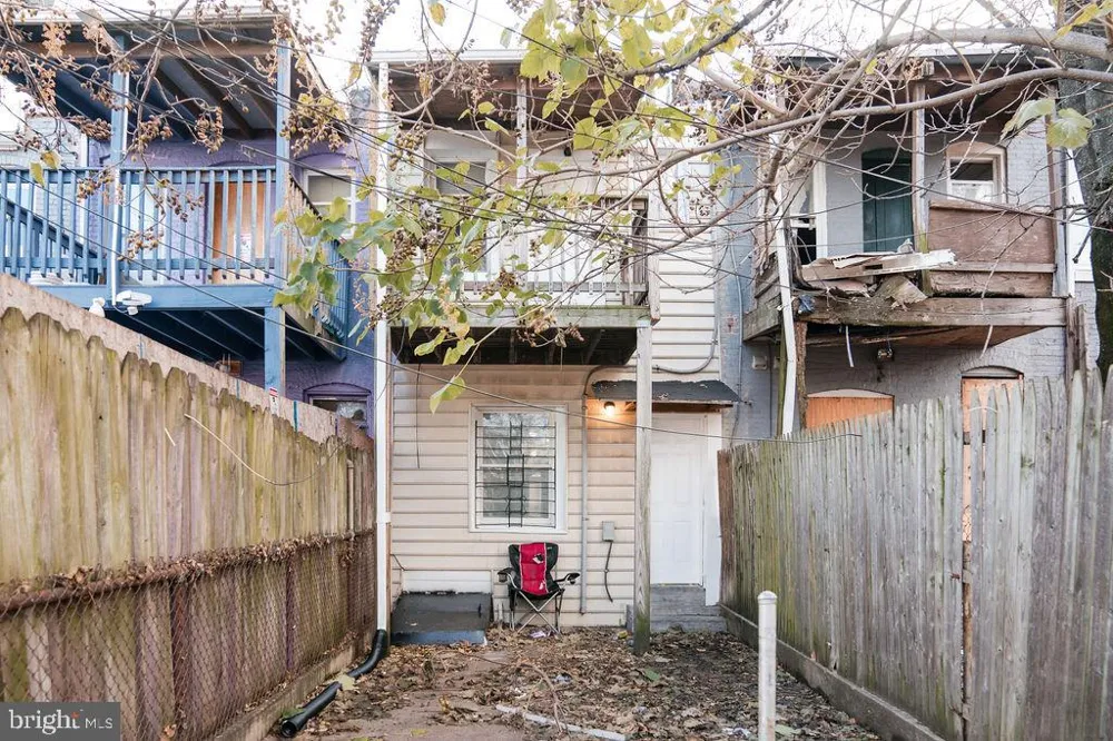 2630 E MONUMENT STREET Baltimore, MD 21205