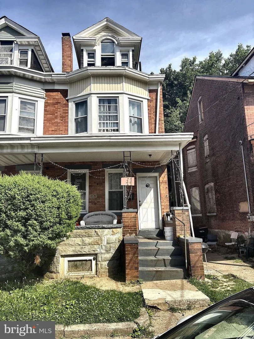 131 HOFFMAN AVENUE Trenton, NJ 08618