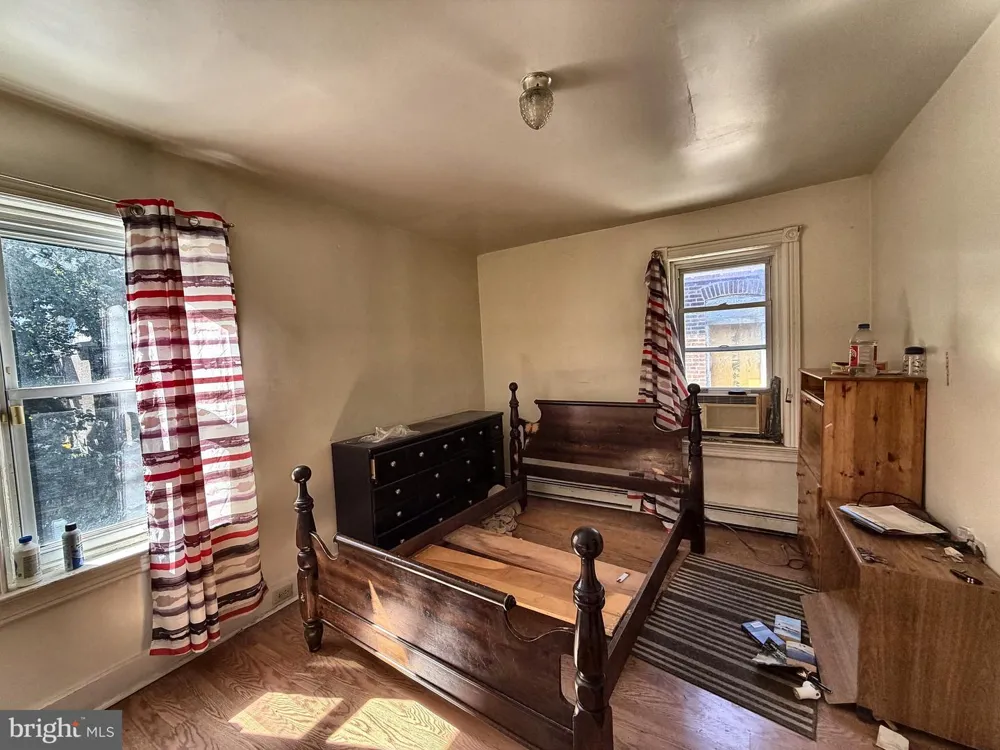 131 HOFFMAN AVENUE Trenton, NJ 08618