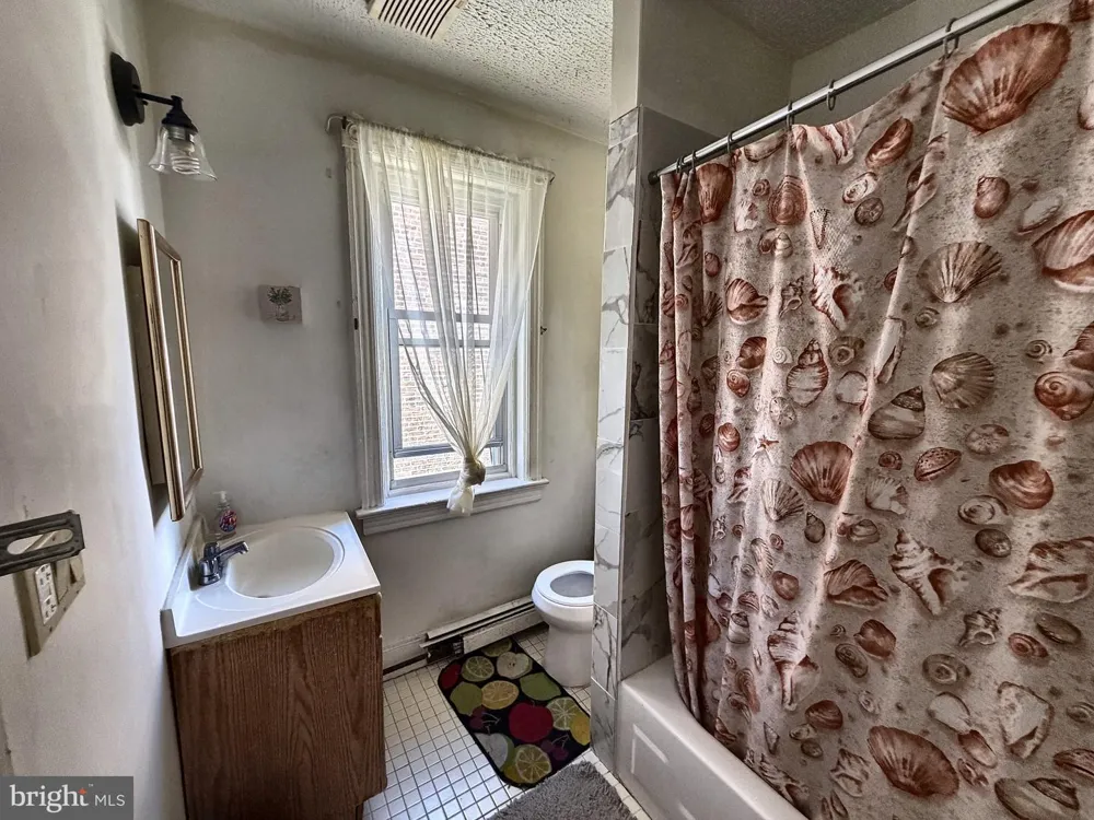 131 HOFFMAN AVENUE Trenton, NJ 08618